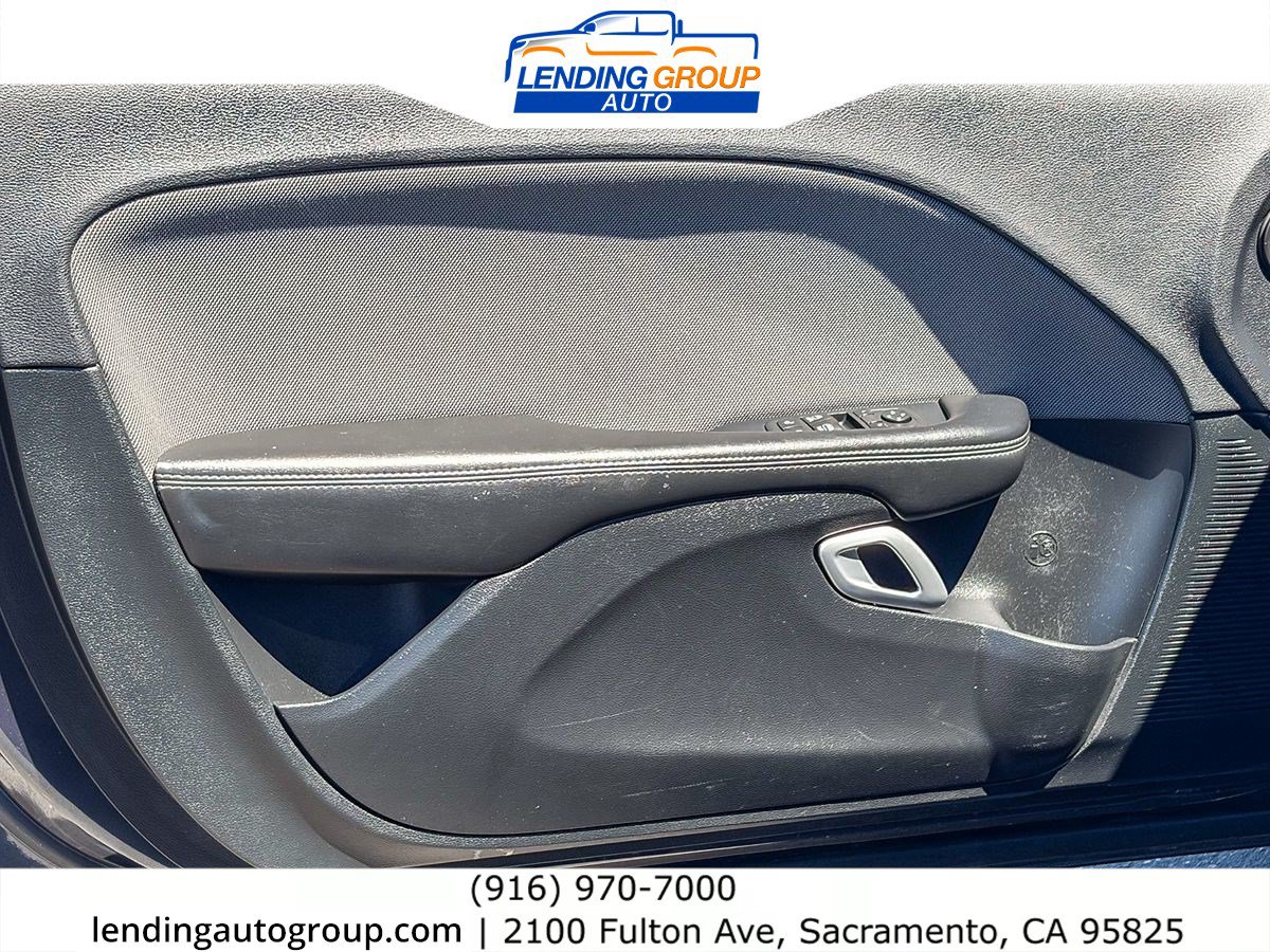 Used 2016 Dodge Challenger SXT RWD image 19