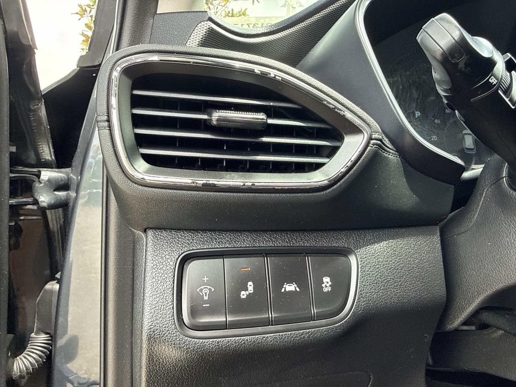 Used 2020 Hyundai Santa Fe SEL image 32