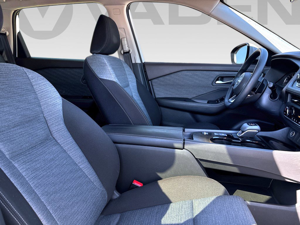 Used 2023 Nissan Rogue SV image 10