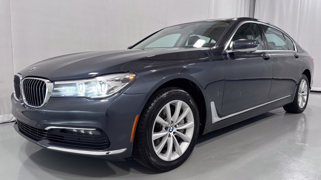 Used 2018 BMW 740i xDrive AWD/4WD image 1