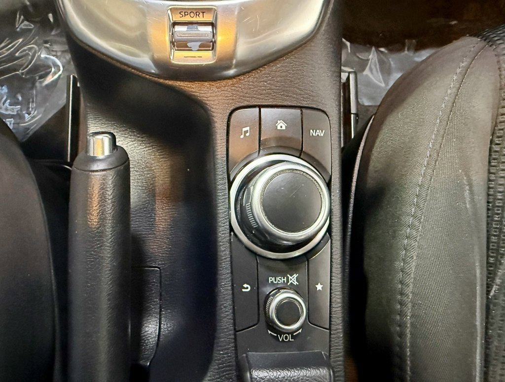 Used 2020 Toyota Yaris LE image 18