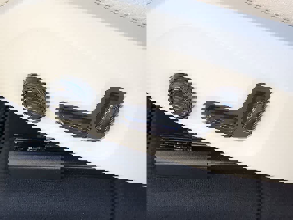 Certified 2025 Volvo XC60 T8 Core w/ Protection Package Premier image 16