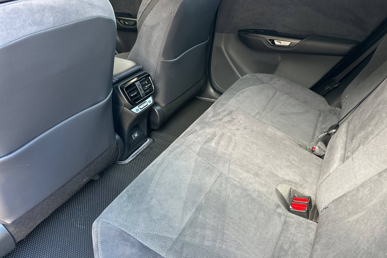 Certified 2023 Lexus RZ 450e Premium w/ Accessory Package (Z1) AWD/4WD image 9