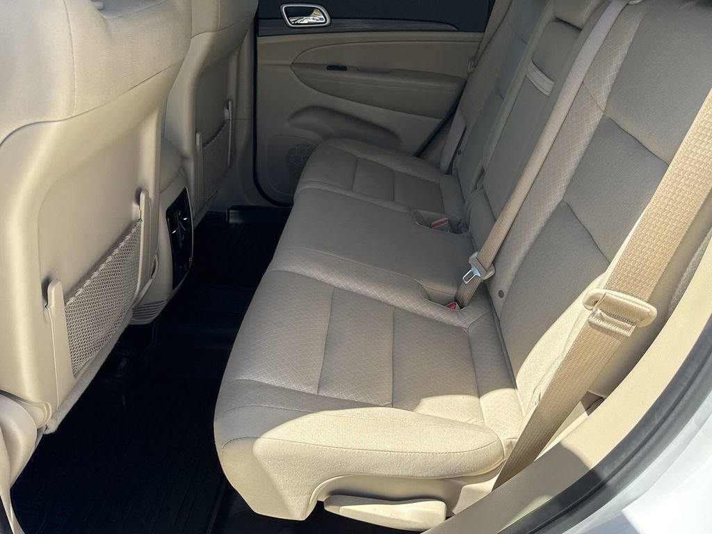 Used 2022 Jeep Grand Cherokee Laredo E w/ Security & Convenience Group image 24