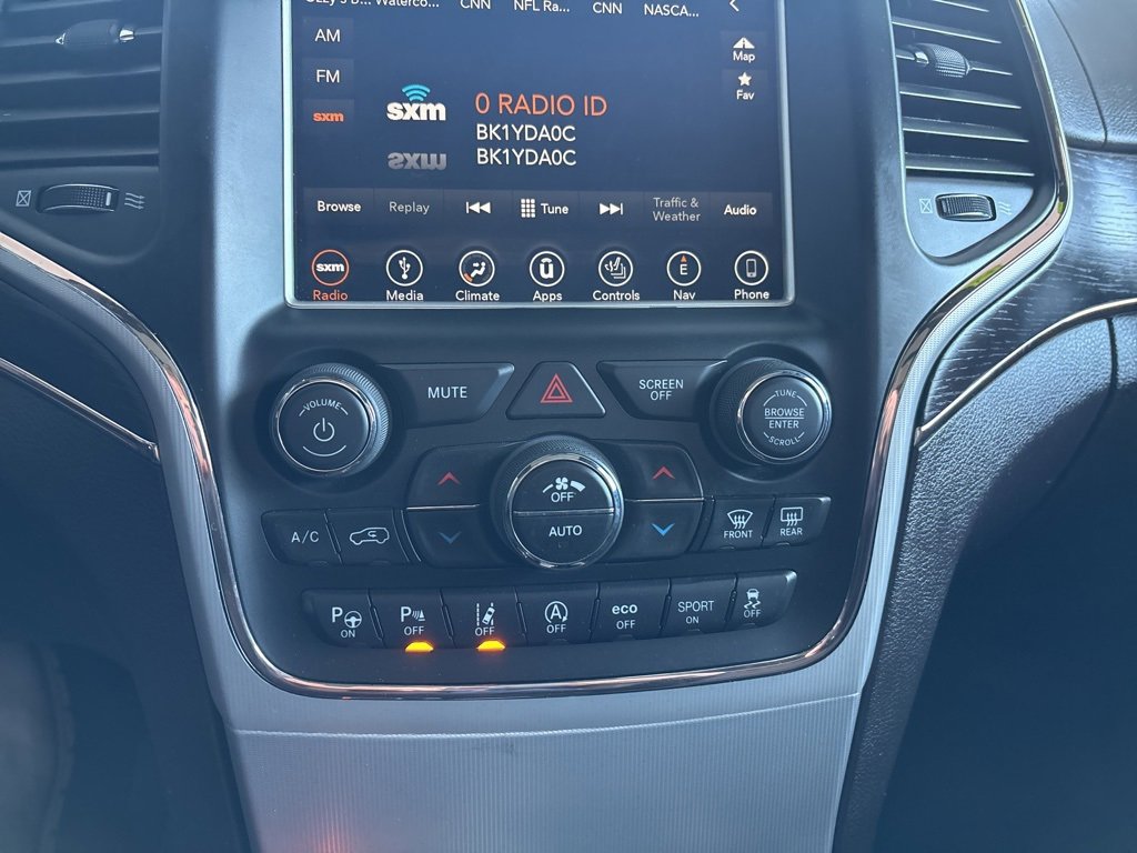 Used 2018 Jeep Grand Cherokee Summit image 18