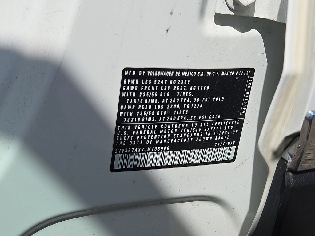 Used 2018 Volkswagen Tiguan SEL FWD image 24