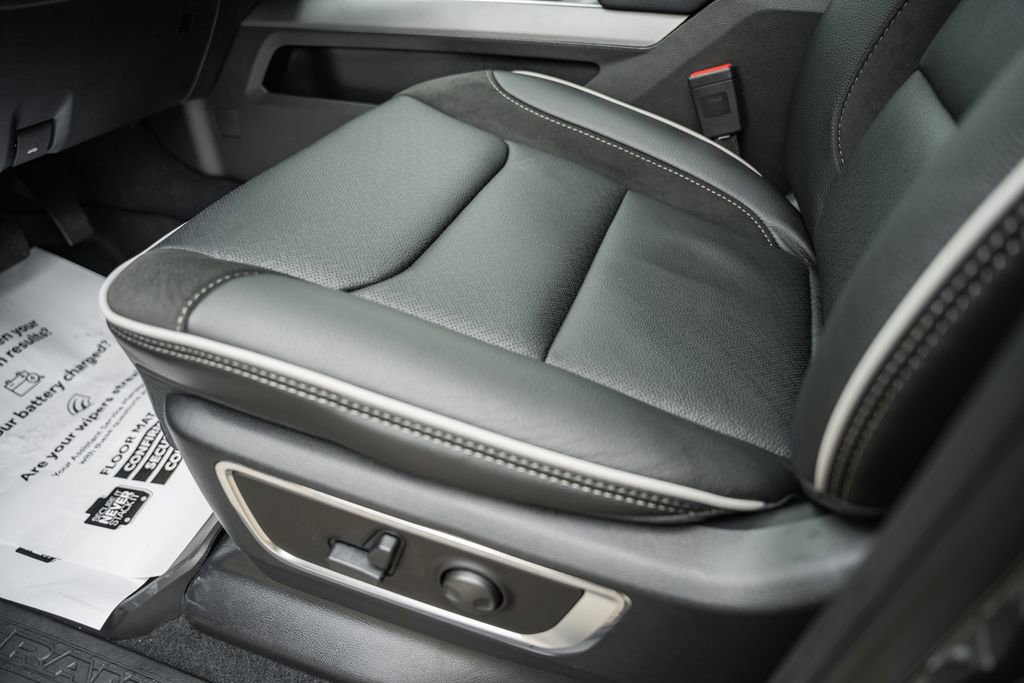 New 2026 RAM 1500 Laramie AWD/4WD image 42