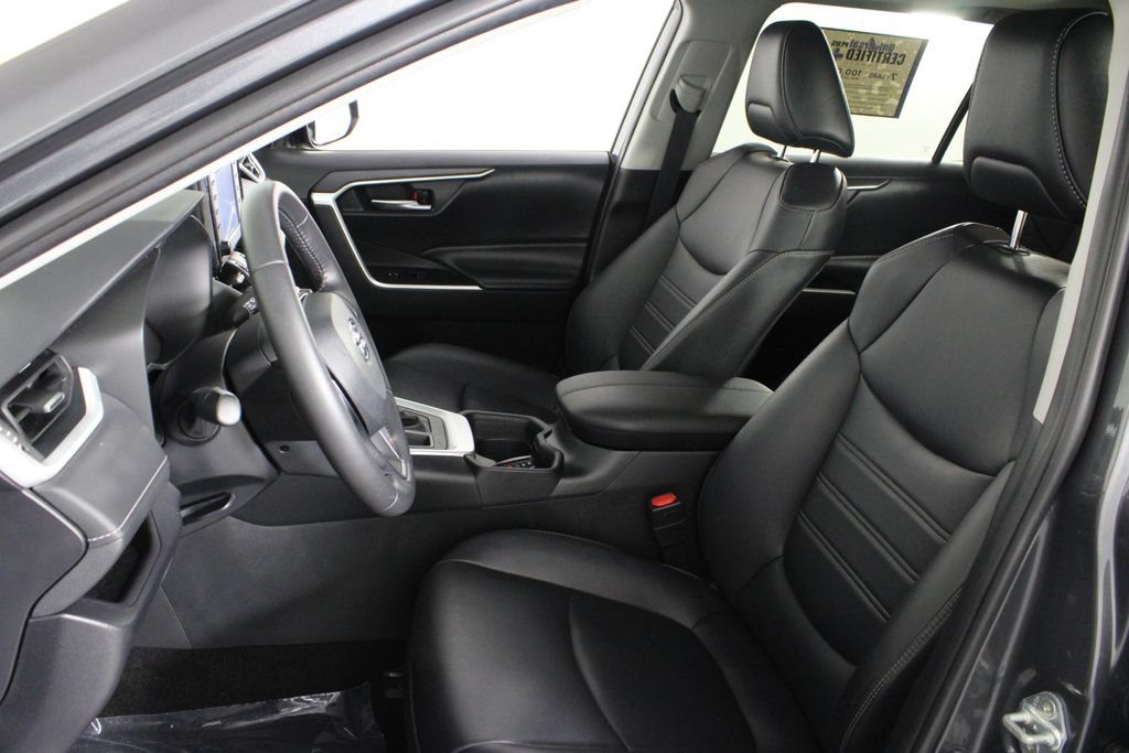 Used 2019 Toyota RAV4 XLE Premium w/ Cold Weather Package FWD image 20