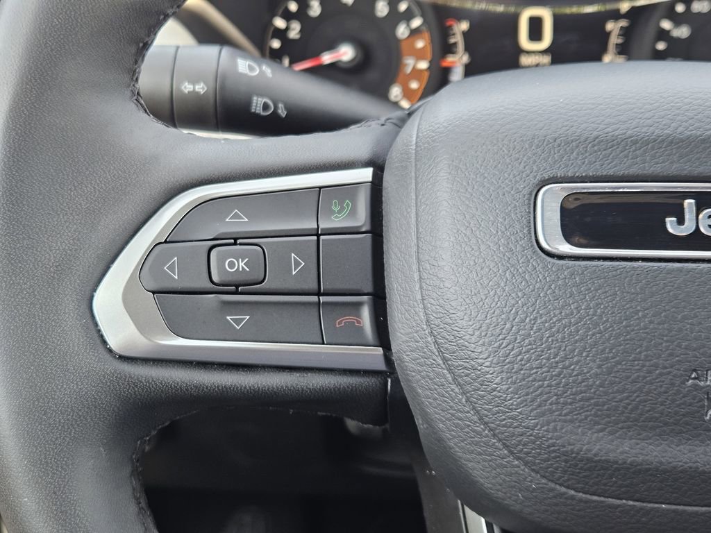 Used 2025 Jeep Compass Limited AWD/4WD image 33