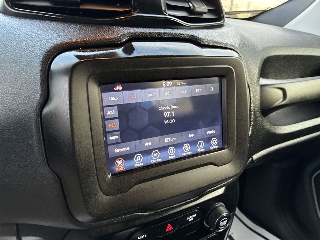 Used 2020 Jeep Renegade Limited image 15