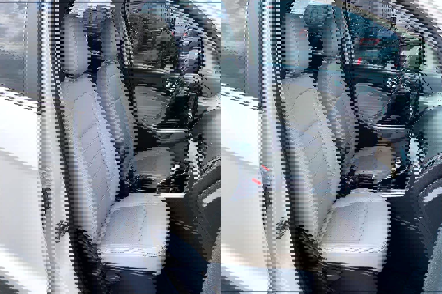 Used 2020 Ford EcoSport Titanium image 9