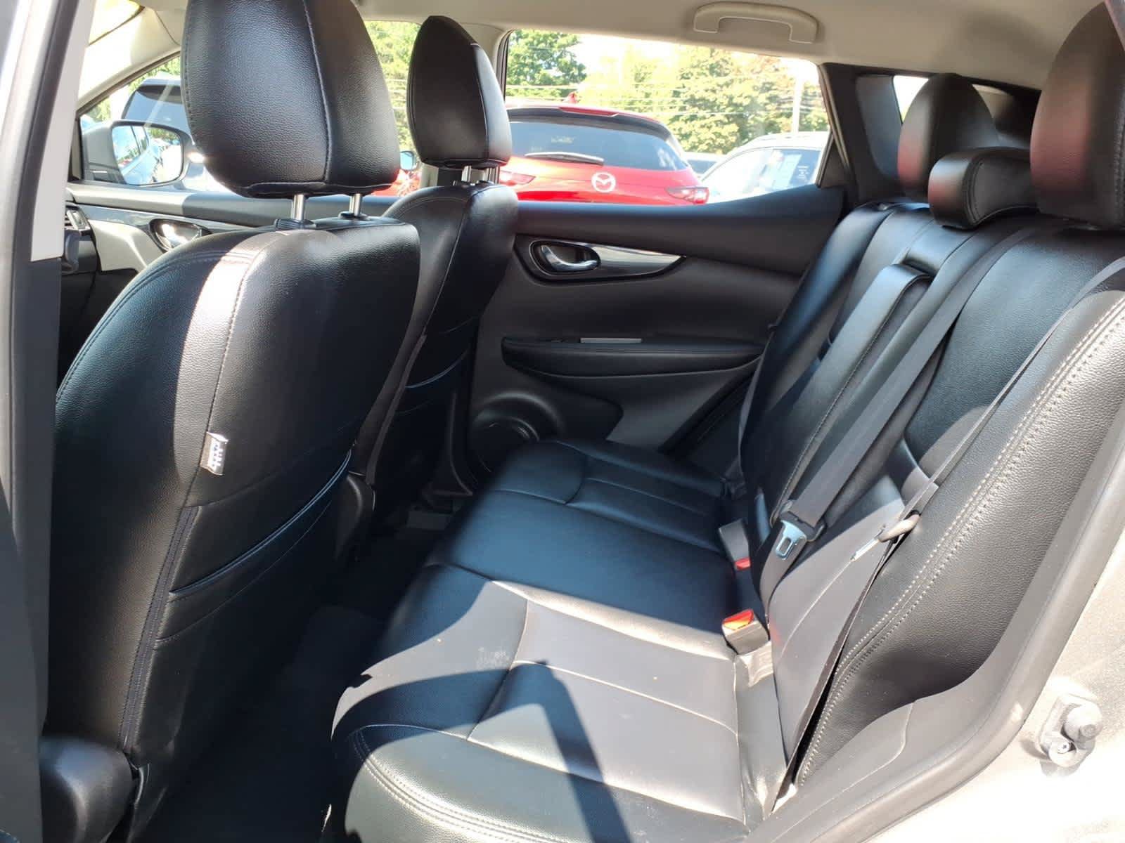 Certified 2018 Nissan Rogue Sport SV AWD/4WD image 13