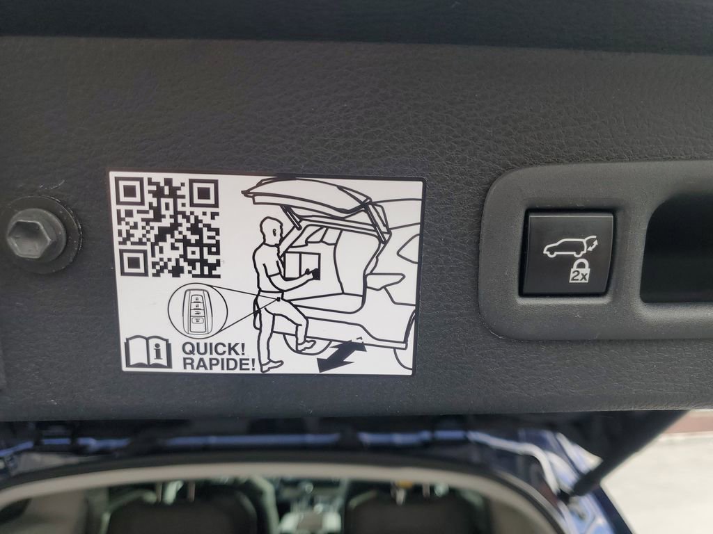 Used 2022 Toyota Sienna XLE image 30