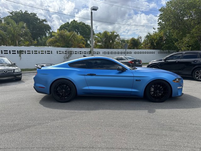 Used 2022 Ford Mustang GT Premium w/ Equipment Group 401A RWD image 4