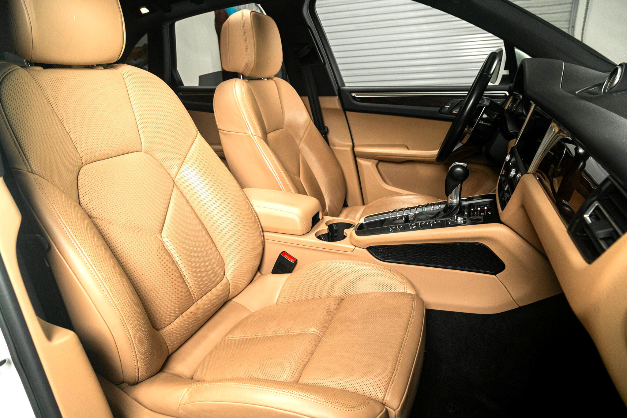 Used 2019 Porsche Macan w/ Premium Package Plus image 20