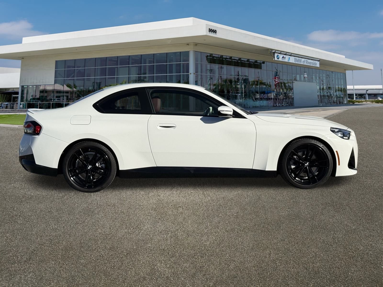 Used 2023 BMW 230i Coupe w/ M Sport Package image 12