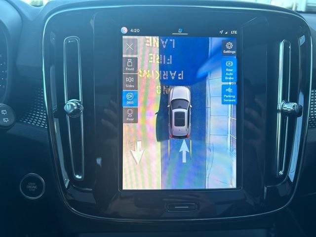 Certified 2025 Volvo XC40 B5 Plus AWD/4WD image 25