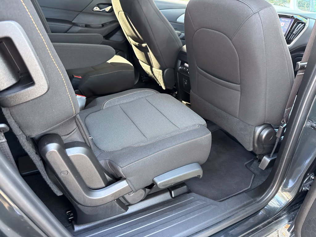 Used 2021 Chevrolet Traverse LT FWD image 18