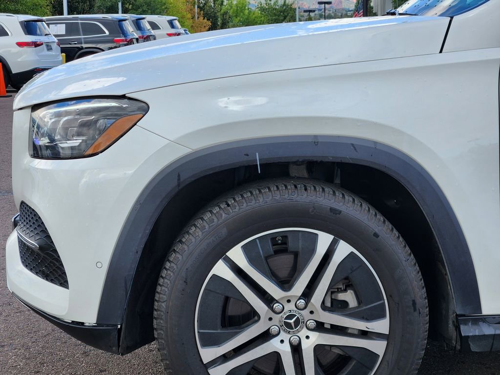 Used 2023 Mercedes-Benz GLS 450 4MATIC image 9