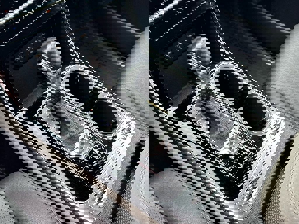 Used 2022 Kia Carnival SX image 27