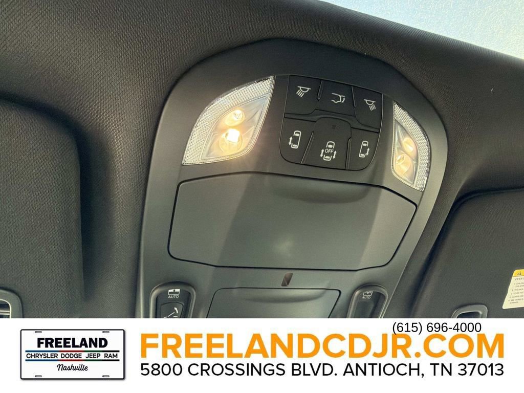 New 2026 Chrysler Pacifica Select image 30