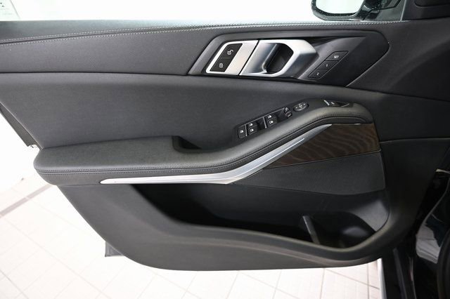 Used 2022 BMW X5 xDrive40i w/ Parking Assistance Package image 24