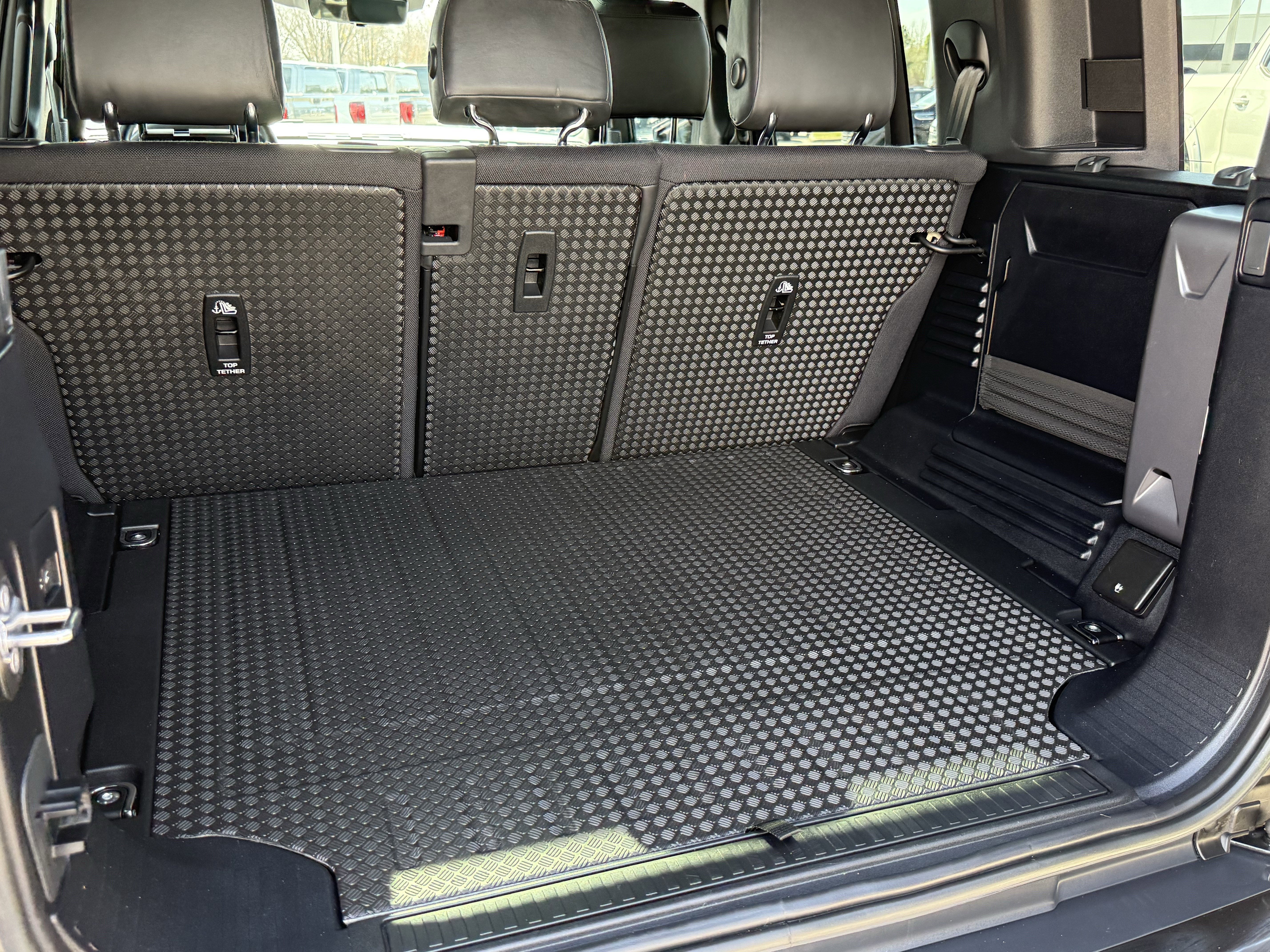 Used 2023 Land Rover Defender 110 X image 29