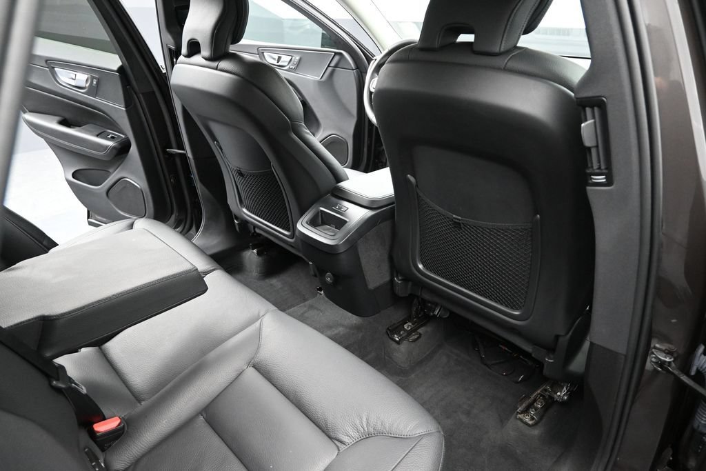 Used 2024 Volvo XC60 B5 Plus w/ Protection Package Premier AWD/4WD image 21