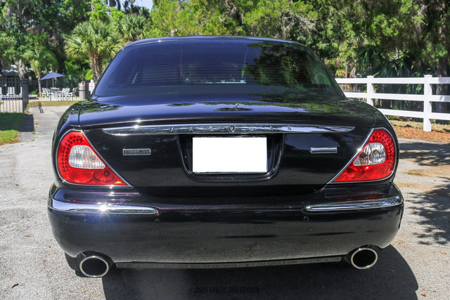 Used 2006 Jaguar XJ Vanden Plas Super V8 Portfolio RWD image 7