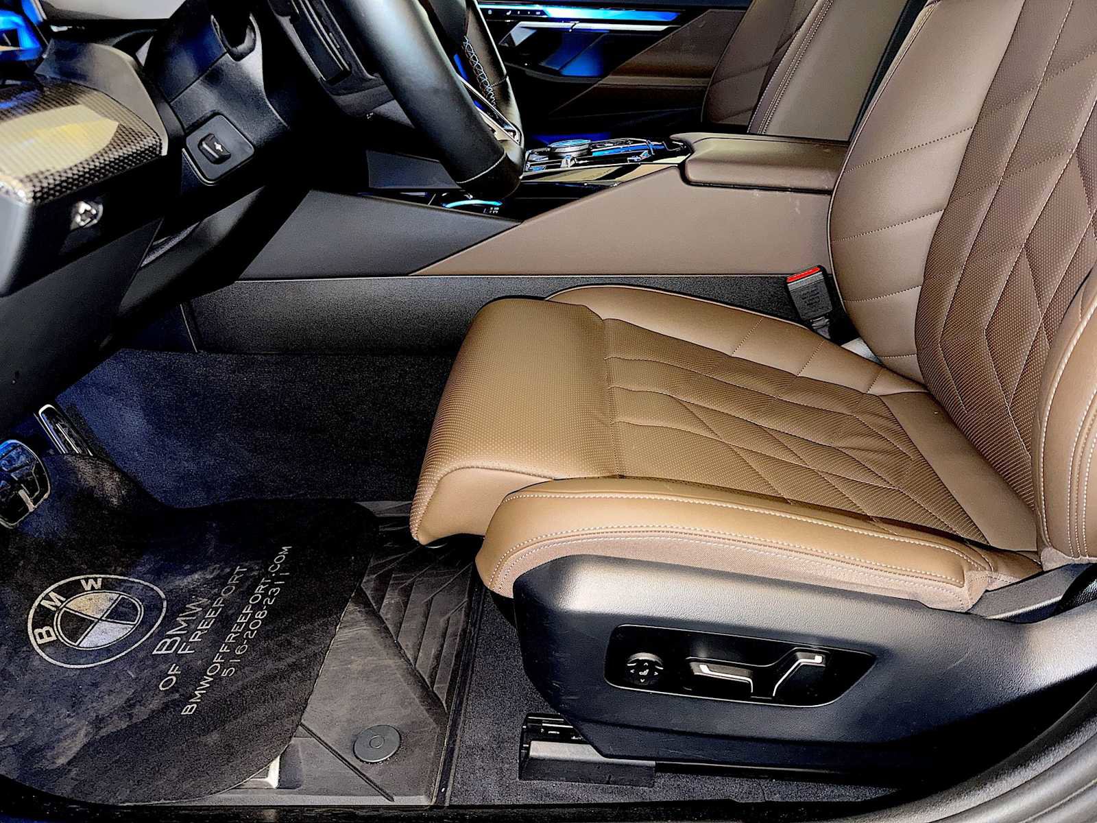 Used 2024 BMW i5 M60 w/ Premium Package image 10