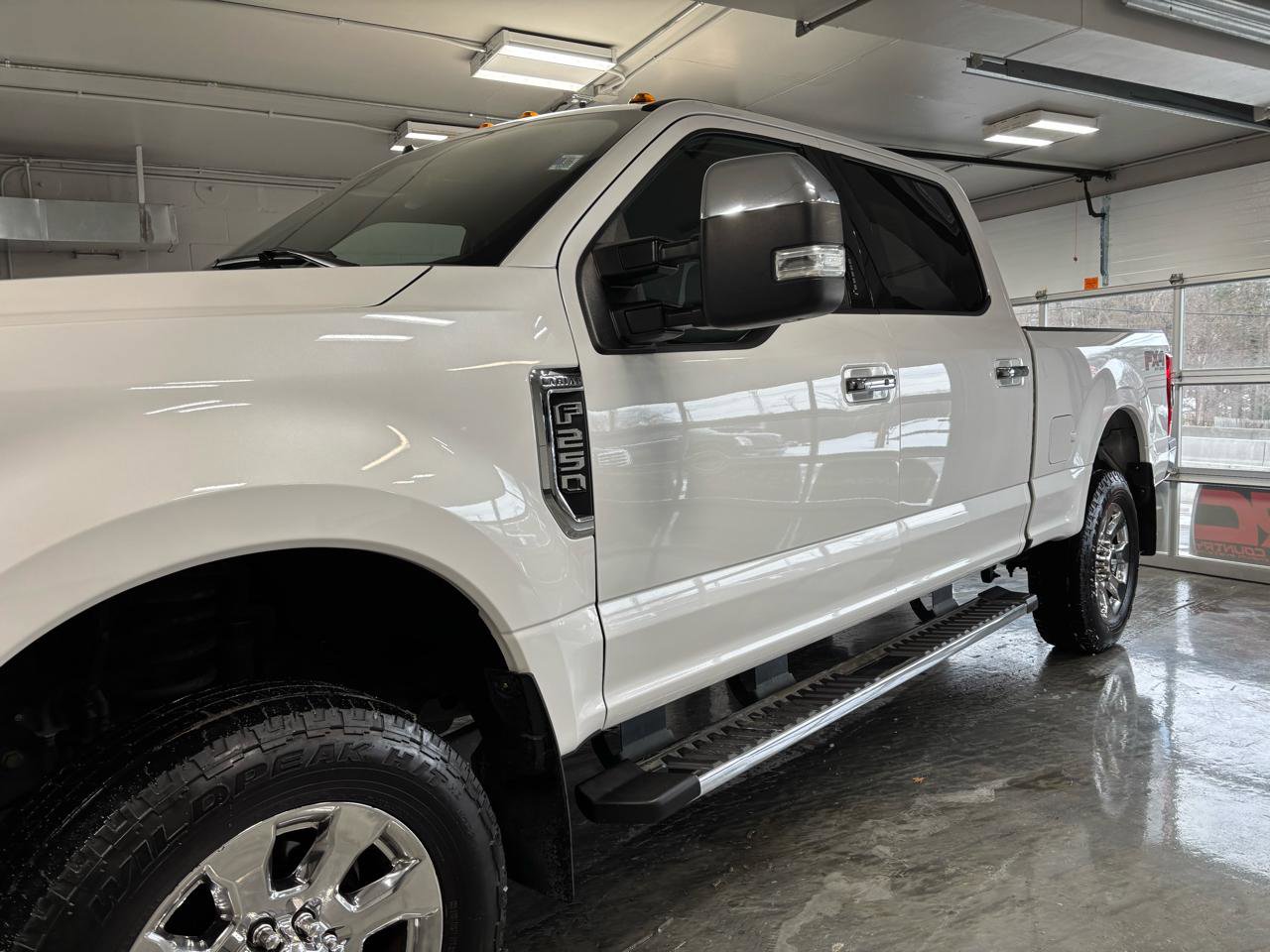 Used 2019 Ford F250 Lariat w/ Lariat Ultimate Package image 4
