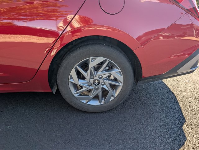 Certified 2024 Hyundai Elantra SEL FWD image 22