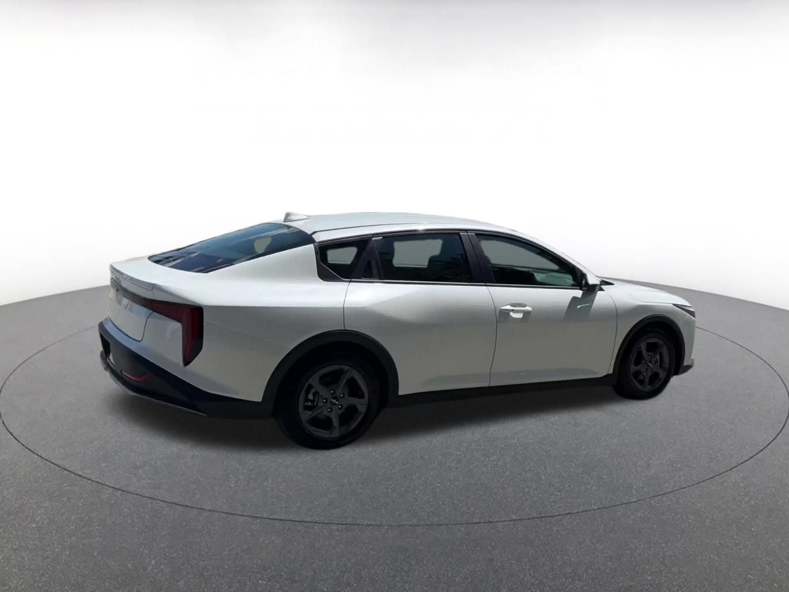 Used 2025 Kia K4 FWD image 14
