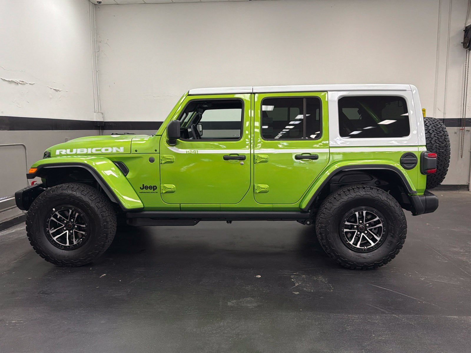Used 2026 Jeep Wrangler Unlimited Rubicon AWD/4WD image 10