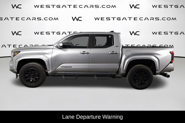 Used 2025 Toyota Tacoma SR5 AWD/4WD image 5