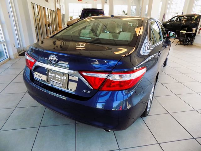 Used 2017 Toyota Camry XLE w/ Moonroof Package FWD image 7