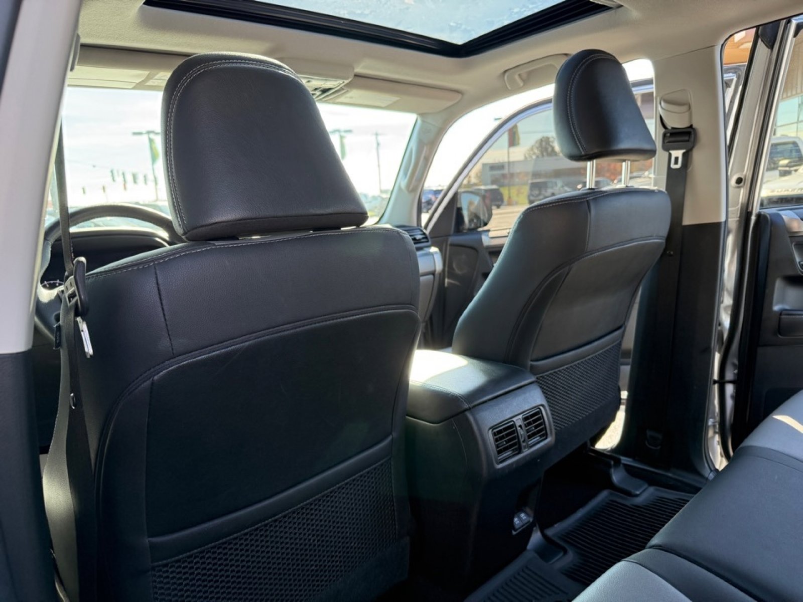 Used 2022 Toyota 4Runner SR5 Premium image 18