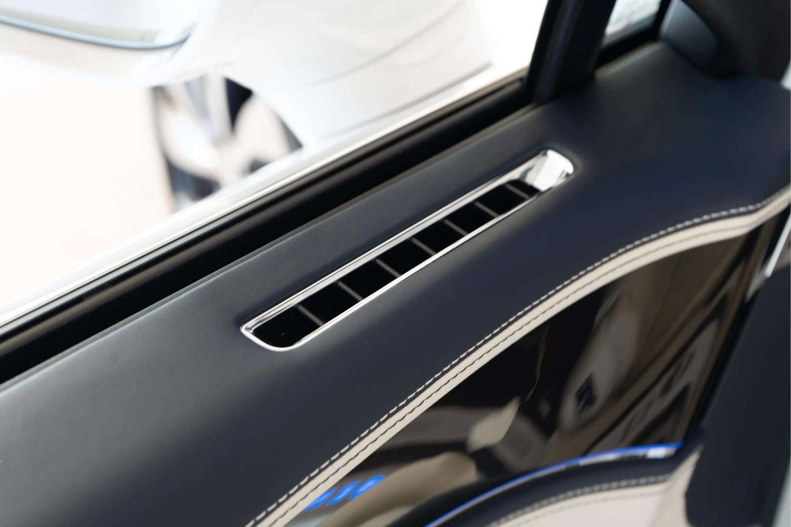 Used 2023 Bentley Flying Spur Azure AWD/4WD image 25