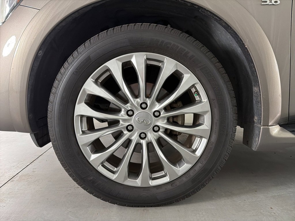 Used 2016 INFINITI QX80 Luxe w/ 22" Wheel Package image 4
