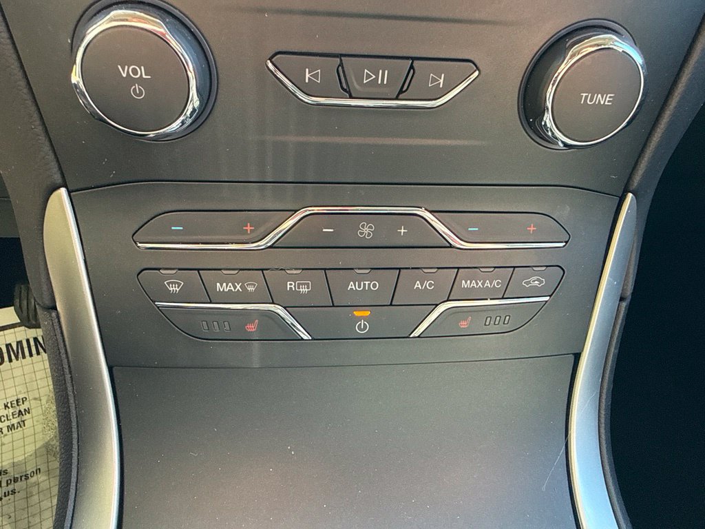 Used 2020 Ford Edge SEL w/ Convenience Package AWD/4WD image 32