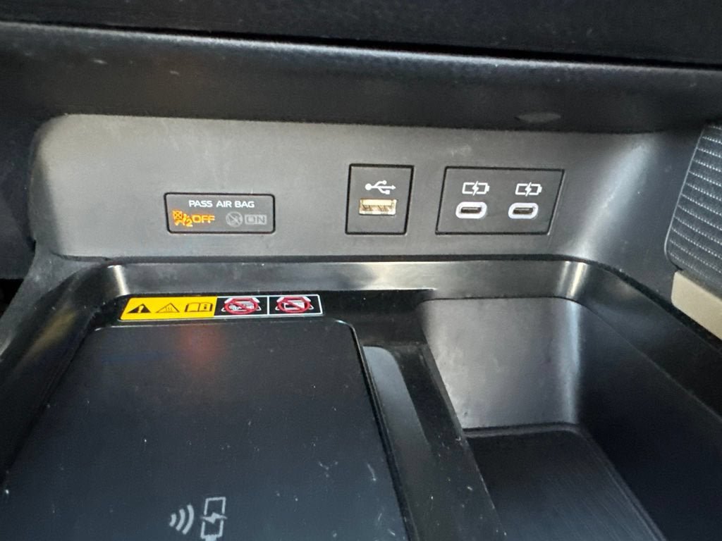 Used 2025 Toyota Camry SE FWD image 21