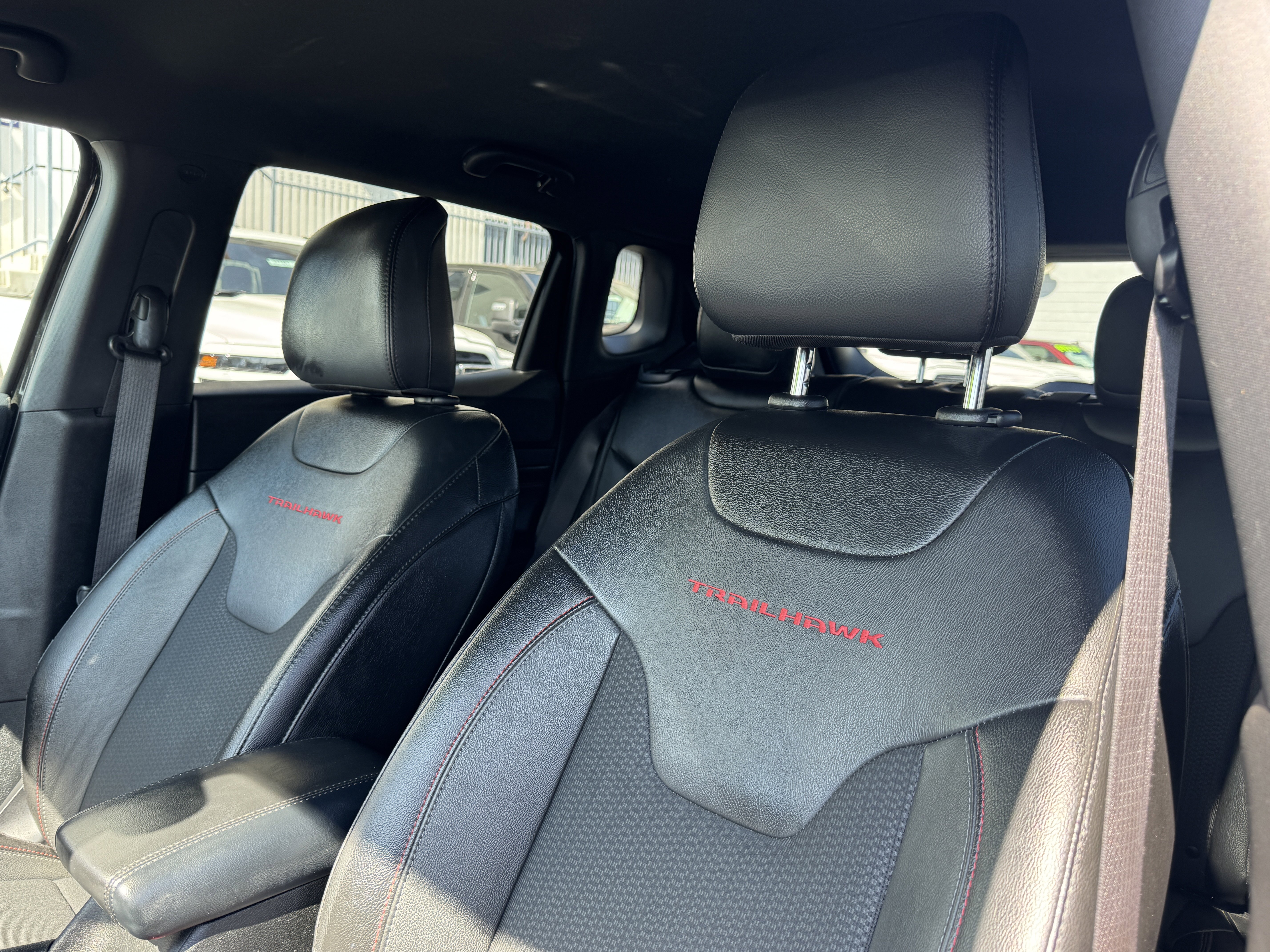 Used 2024 Jeep Compass Trailhawk image 23