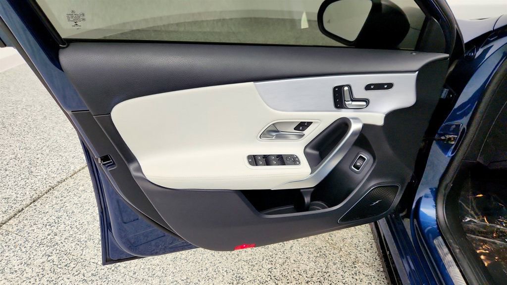 Used 2021 Mercedes-Benz A 35 AMG 4MATIC image 11