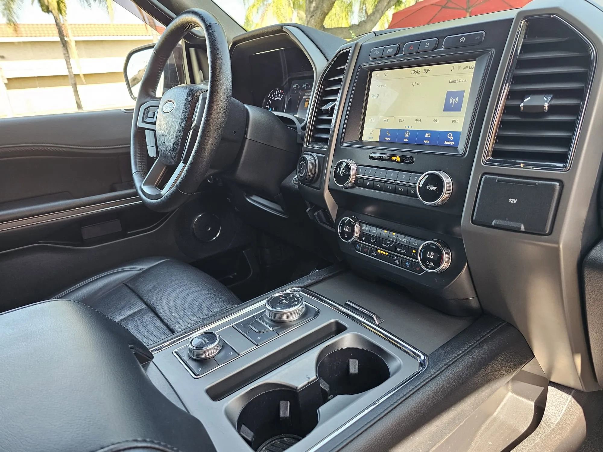 Used 2020 Ford Expedition XLT image 11