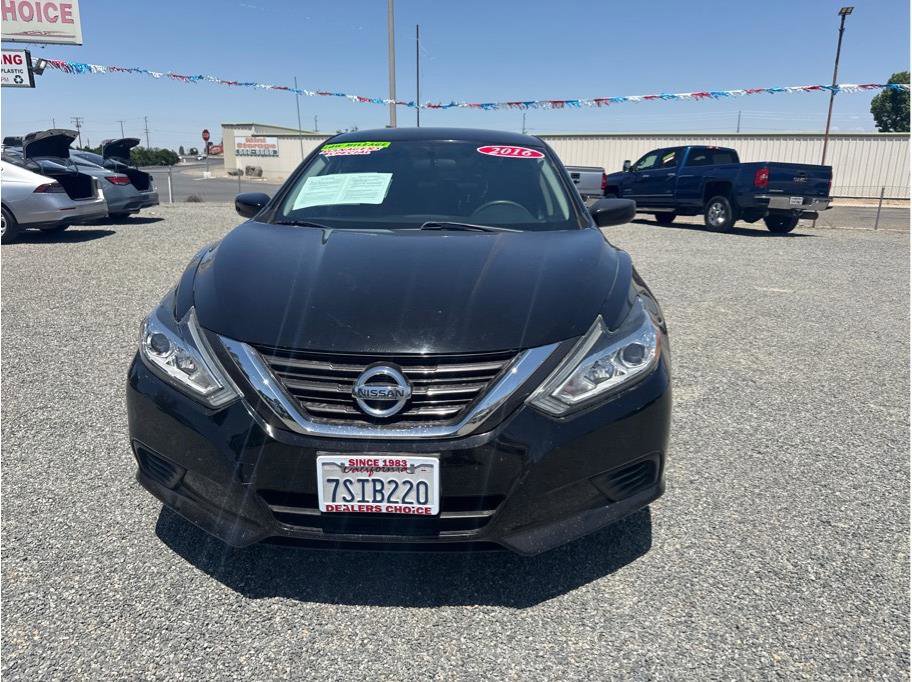 Used 2016 Nissan Altima 2.5 S w/ Power Driver Seat Package FWD image 2
