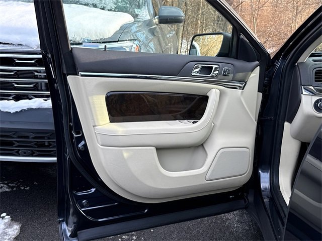 Used 2014 Lincoln MKS AWD w/ Equipment Group 101A image 7