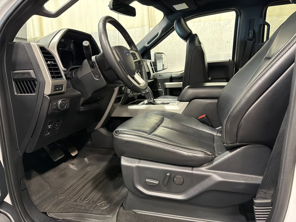 Used 2019 Ford F150 Lariat w/ Equipment Group 502A Luxury AWD/4WD image 3
