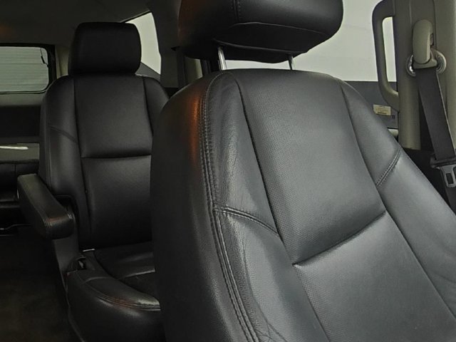 Used 2013 Chevrolet Suburban LTZ AWD/4WD image 36