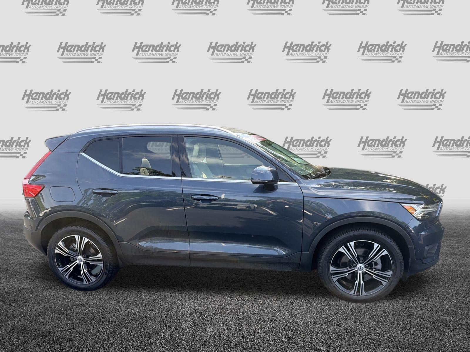Certified 2022 Volvo XC40 T5 Inscription w/ Advanced Package AWD/4WD image 11