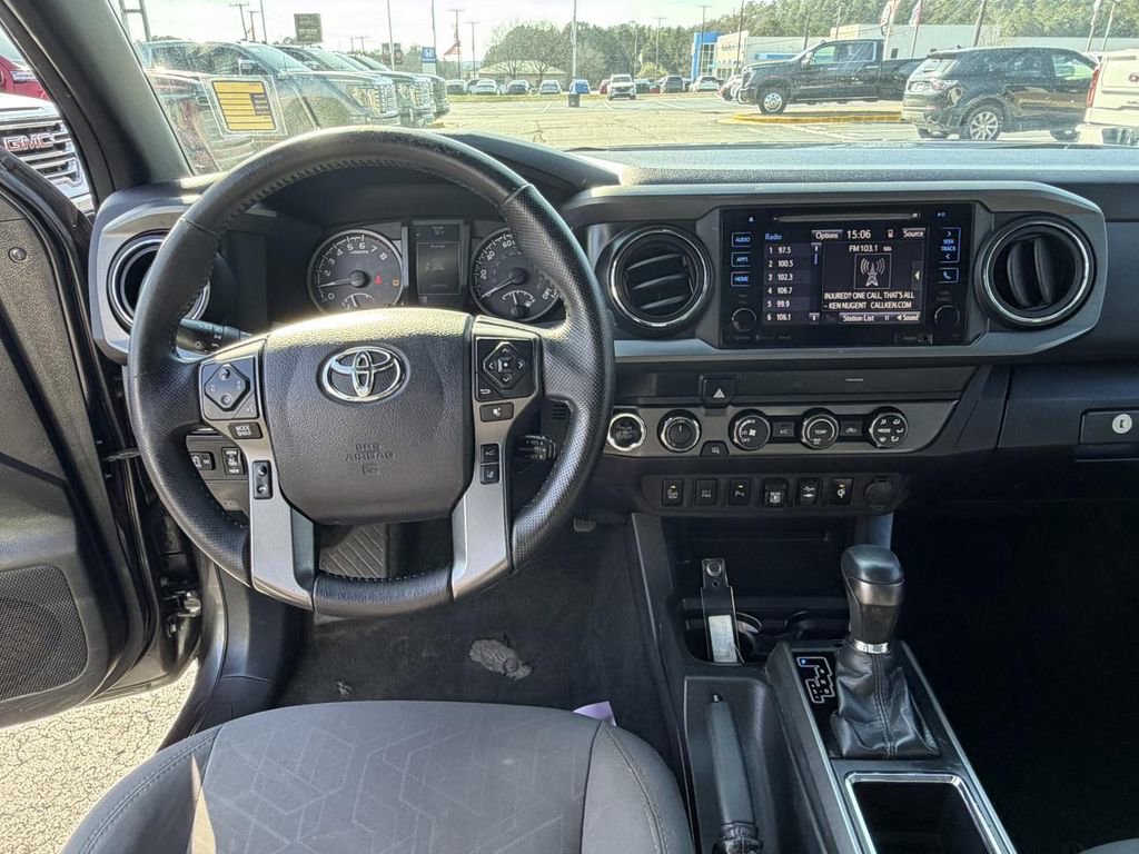 Used 2019 Toyota Tacoma TRD Off-Road w/ Technology Package image 16